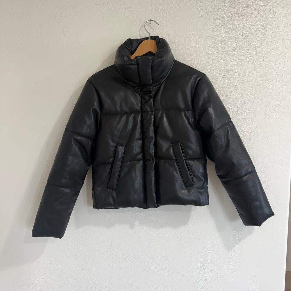 Abercrombie & Fitch Vegan Leather Mini Puffer Jacket Black Chic Size XS - Picture 3 of 10